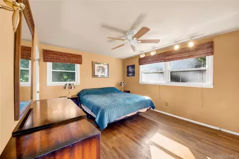 Bedroom - 36 Lark Ave, Greenburgh, NY 10607 photo 1 of 5