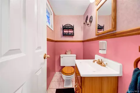 Bath - 36 Lark Ave, Greenburgh, NY 10607 photo 4 of 4