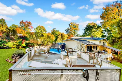 Exterior - 36 Lark Ave, Greenburgh, NY 10607 photo 7 of 10