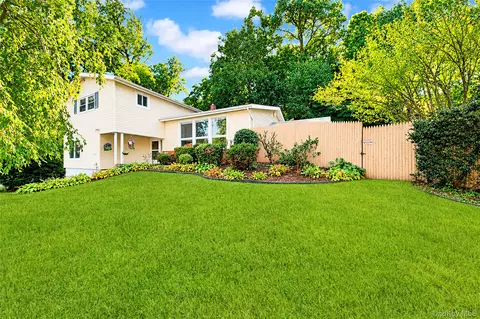 Exterior - 36 Lark Ave, Greenburgh, NY 10607 photo 8 of 10