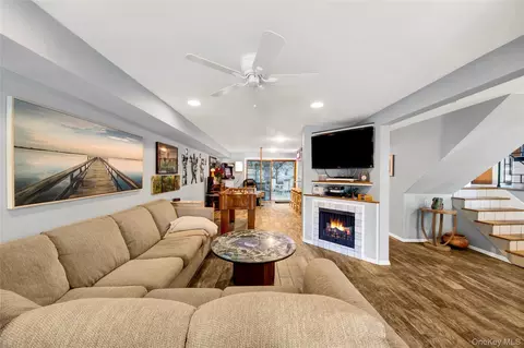 Living - 36 Lark Ave, Greenburgh, NY 10607 photo 4 of 5