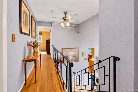 Entry Way - 36 Lark Ave, Greenburgh, NY 10607 photo 3 of 3