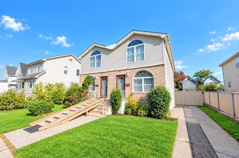 25 Amity Pl, Staten Island, NY 10303