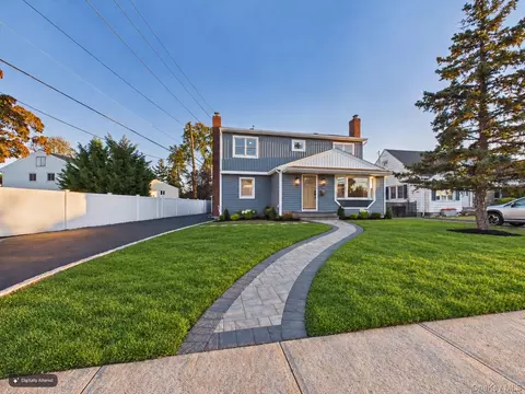 2508 Beltagh Ave, Bellmore, NY 11710