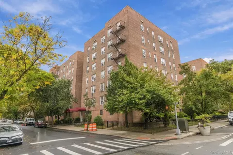 33-45 92nd St #6K, Jackson Heights, NY 11372