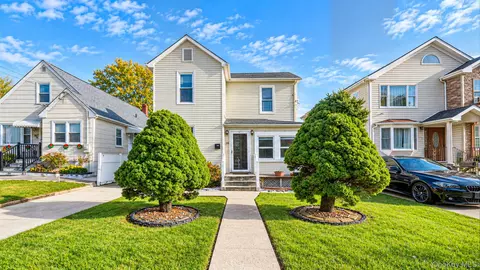 832 1st Ave, North Hempstead, NY 11590