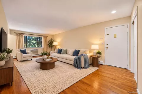 8 N James St #M, Peekskill, NY 10566 photo 2
