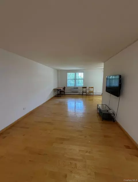 140-55 34th Ave #4R, Flushing, NY 11354