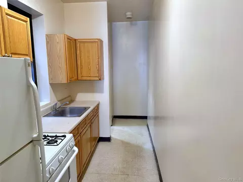 Entry Way - 318 E 151st St #4C, New York, NY 10451 photo 2 of 2
