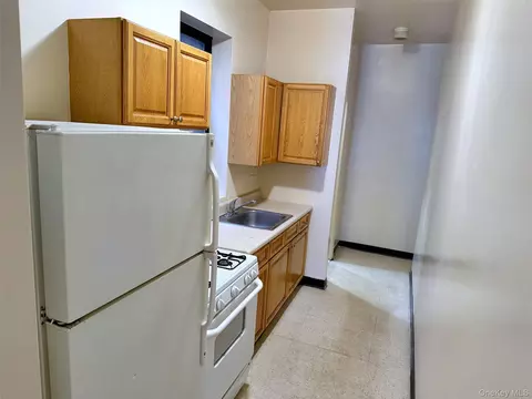 Entry Way - 318 E 151st St #4C, New York, NY 10451 photo 1 of 2