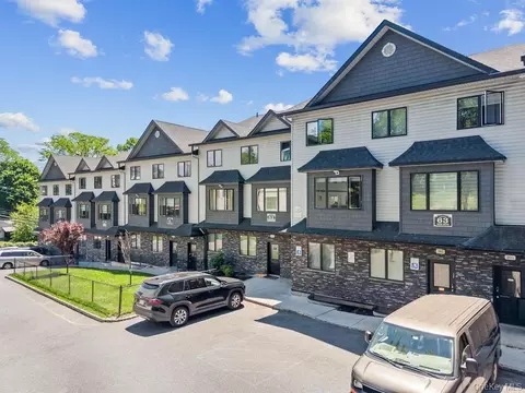 61 Blauvelt Rd #102, Ramapo, NY 10952