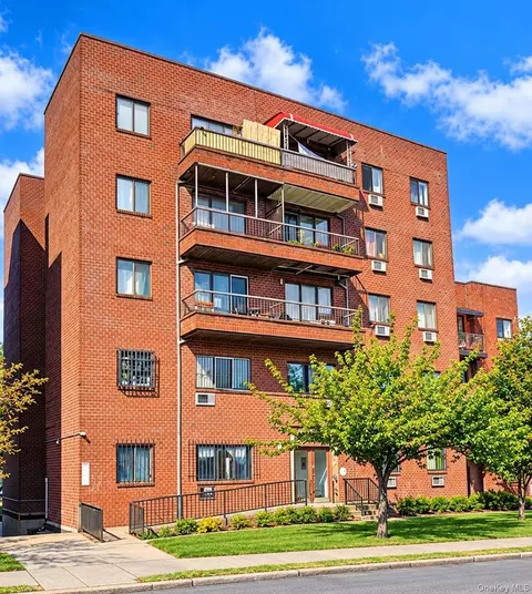 41-58 71st St #1B, Woodside, NY 11377