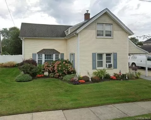 171 Smith Ave, Islip, NY 11751