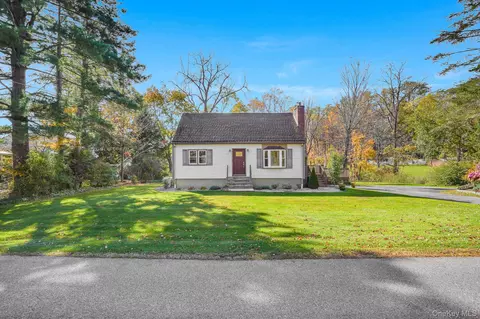 10 Overhill Rd, Yorktown Heights, NY 10598
