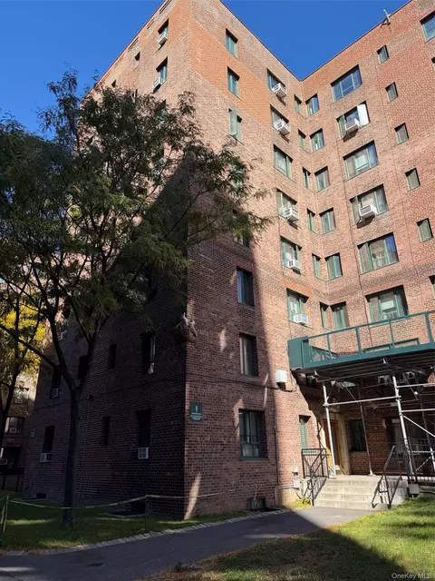 9 Metropolitan Oval #7C, New York, NY 10462