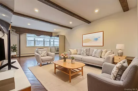 99-10 60th Ave #E6, Corona, NY 11368