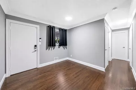 Entry Way - 18 Edi Ave, Plainview, NY 11803 photo 1 of 3