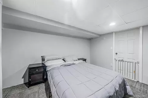 Bedroom - 18 Edi Ave, Plainview, NY 11803 photo 5 of 5