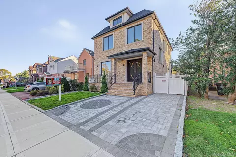 76-19 173rd St, New York, NY 11366
