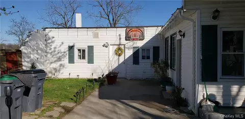 9 Fair Ave, Wallkill, NY 10940