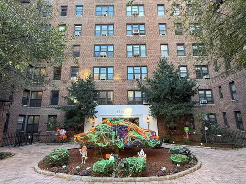 67-40 Yellowstone Blvd #3B, New York, NY 11375