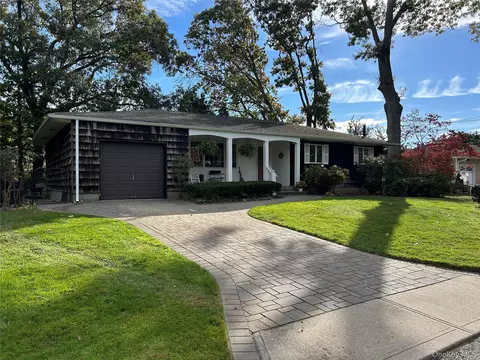 19 New York Ave, Port Jefferson Station, NY 11776