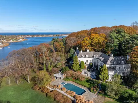 112 Horseshoe Rd, Mill Neck, NY 11765