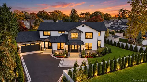 620 Boelsen, Westbury, NY 11590
