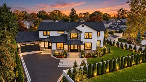 620 Boelsen, Westbury, NY 11590