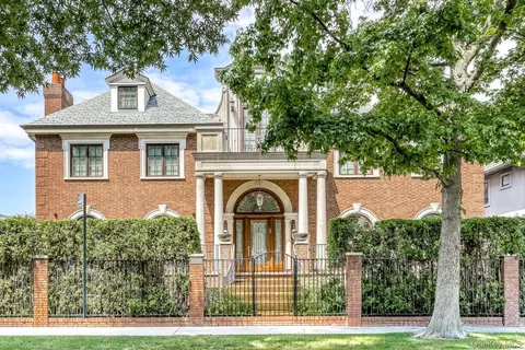 1350 E 27th St, Brooklyn, NY 11210