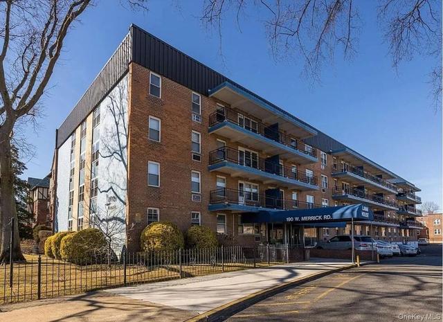 190 W Merrick Rd #4N, Freeport, NY 11520