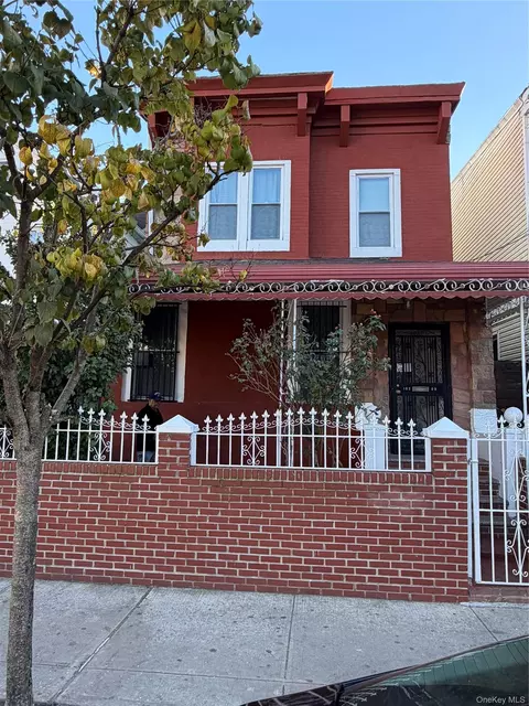102-08 39th Ave, New York, NY 11368