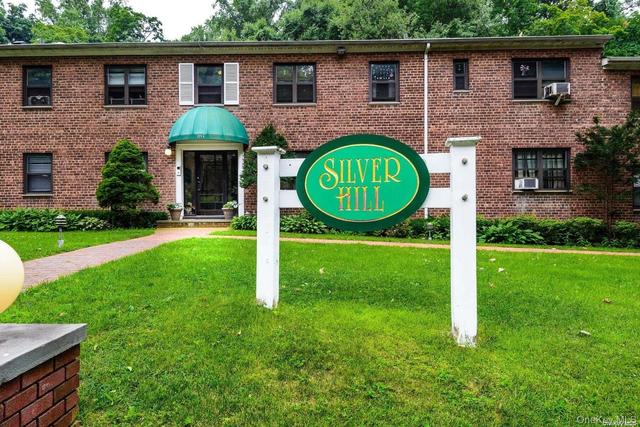 331 Main St #B, North Hempstead, NY 11576