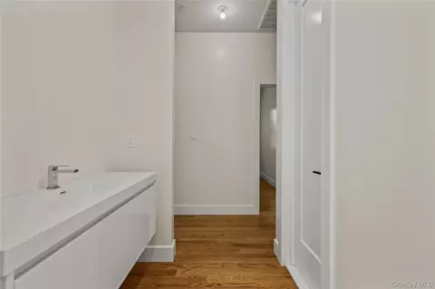 Entry Way - 30 E Castle Ave #202, Ramapo, NY 10977 photo 9 of 11
