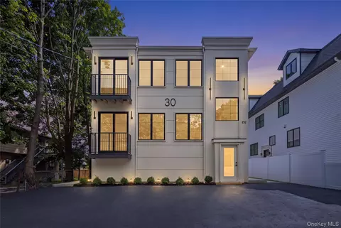 30 E Castle Ave #202, Ramapo, NY 10977