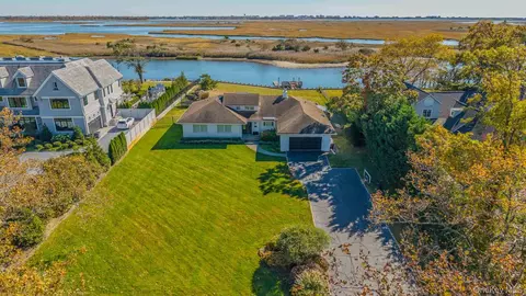 270 Dolphin Dr, Woodmere, NY 11598