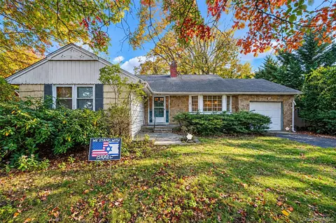 30 Linden Ln, Merrick, NY 11566