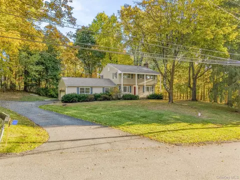 3 Canterbury Ln, Ramapo, NY 10901