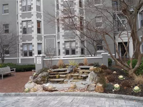 1175 E Broadway #3-G, Hewlett, NY 11557