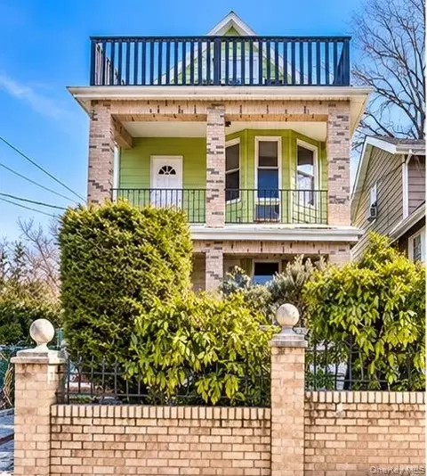 15 University Pl, Staten Island, NY 10301