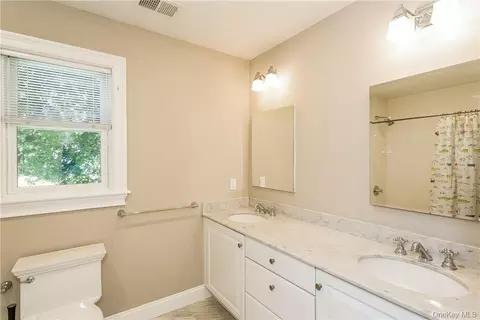 Bath - 20 Walker Ave, Rye, NY 10580 photo 3 of 3
