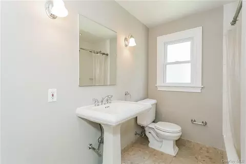 Bath - 20 Walker Ave, Rye, NY 10580 photo 1 of 3