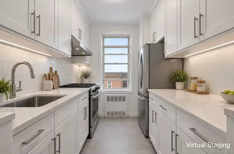 Kitchen - 45-92 Main St #7L, Flushing, NY 11355 photo 1 of 2