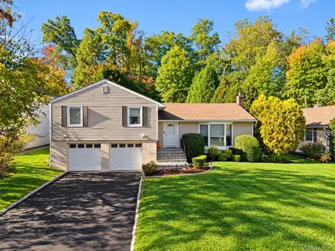 178 Hanson Ln, New Rochelle, NY 10804