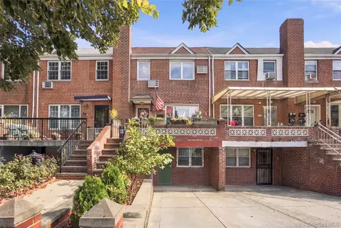 51-11 64th St, New York, NY 11377