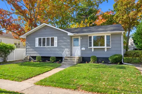 1712 Trinity St, West Babylon, NY 11704