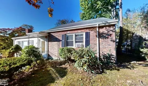 27 Harvard Dr, Greenburgh, NY 10530