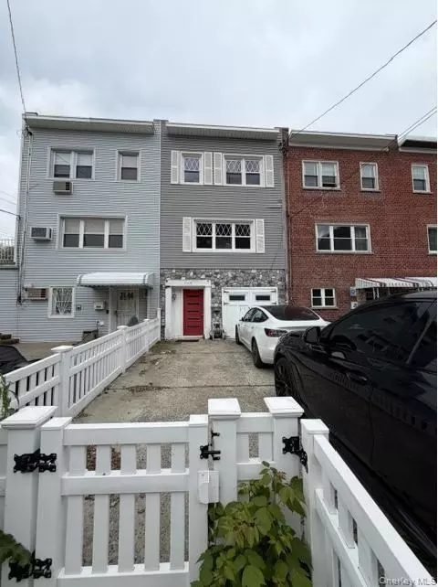 1105 Stadium Ave, New York, NY 10465