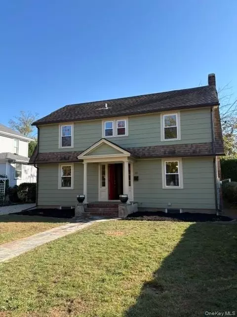 20 Wyandanch Ave, Babylon, NY 11702