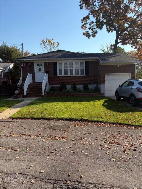 1769 East Dr, Merrick, NY 11566